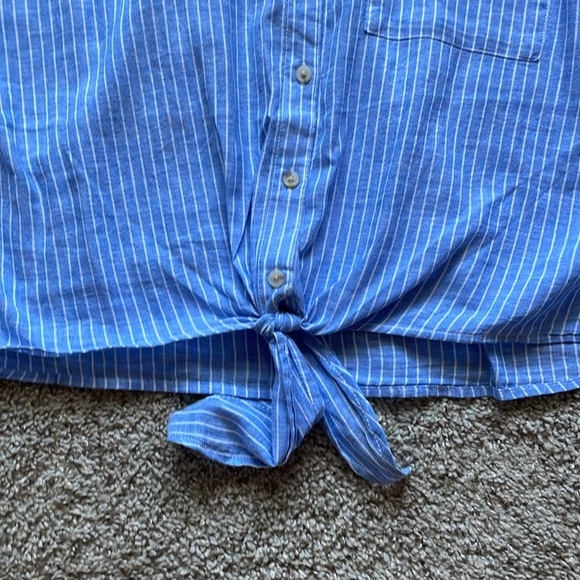 Linen button down shirt - Picture 2 of 4